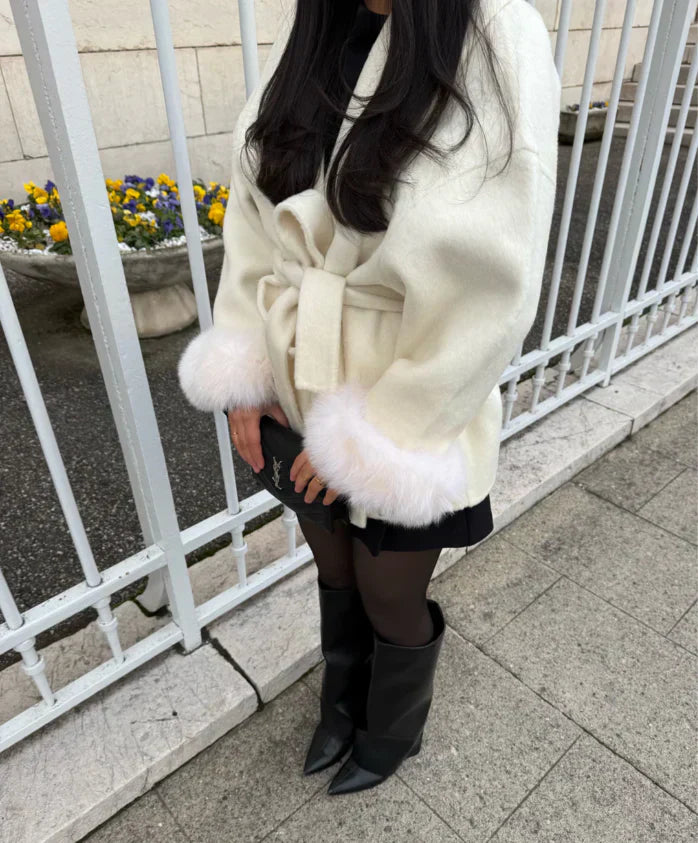 Éclat™ – Elegant Wool Coat with Removable Fur Details