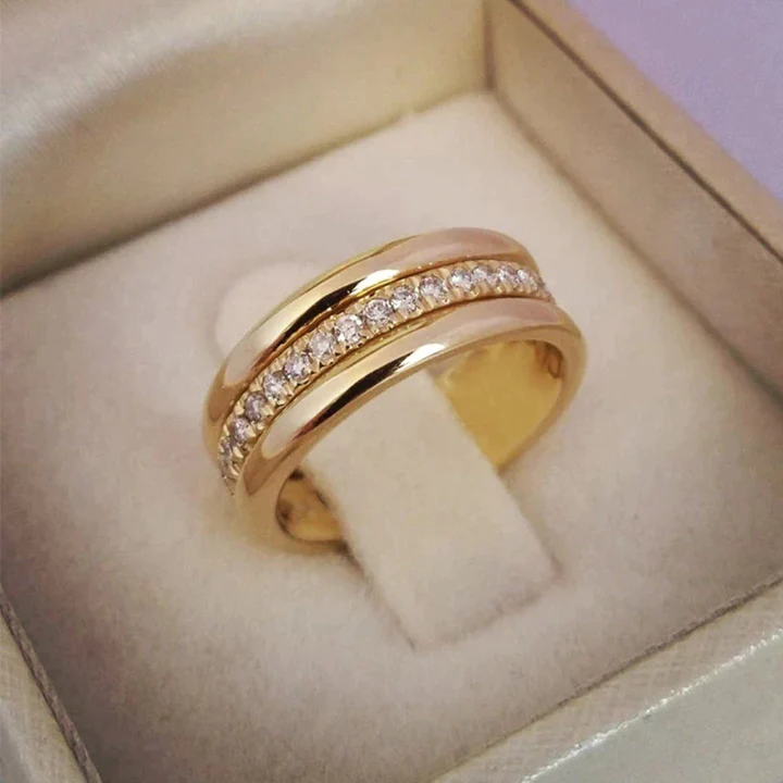 Sarah Vintage Zirkonia Framed Ring
