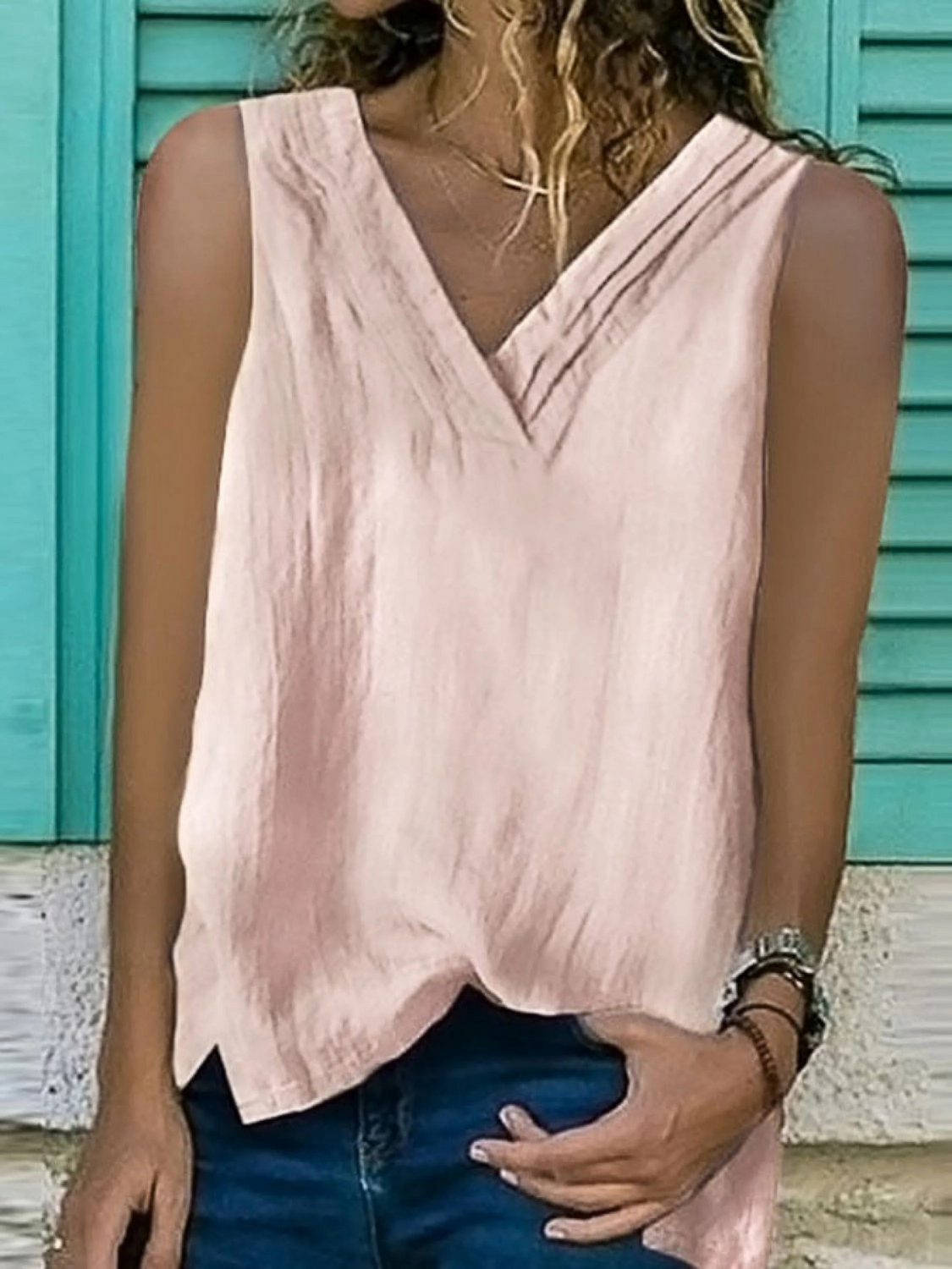 Women's V-Neck Hem Split Sleeveless Top