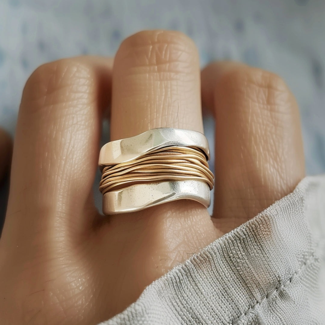 Aureum | Gold and Silver Wavy Ring