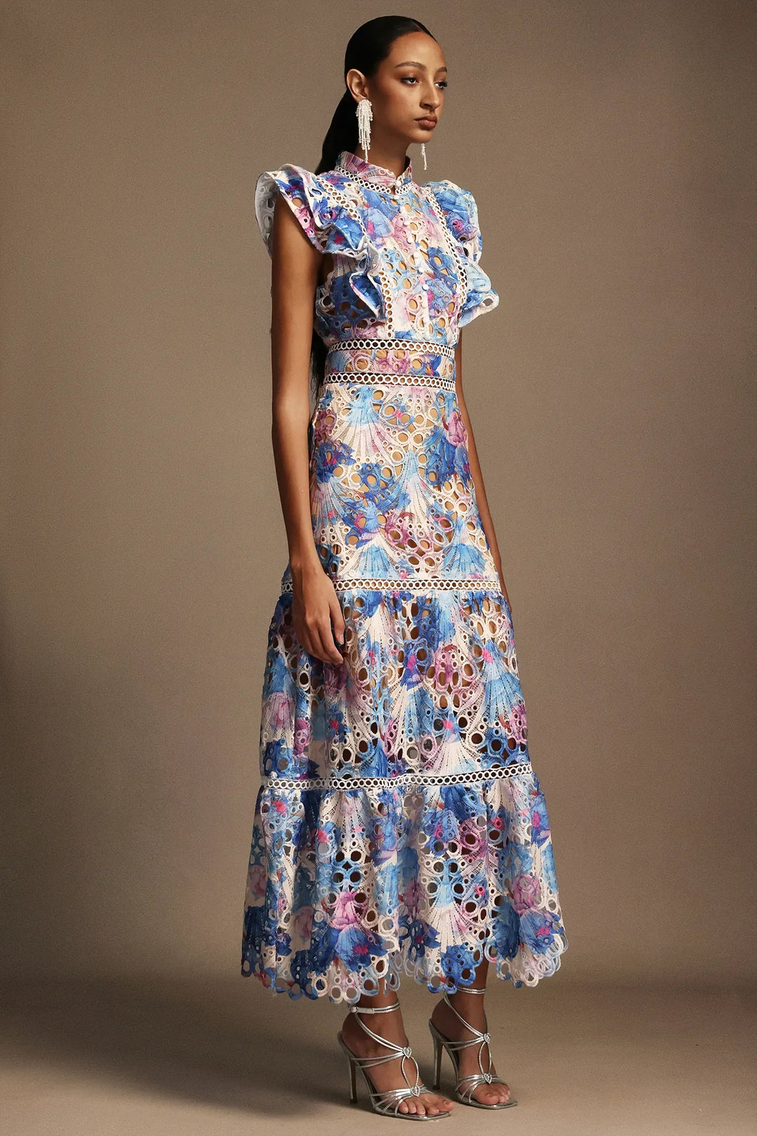 Paula Elise – Hollow Embroidered Sleeveless Midi Dress