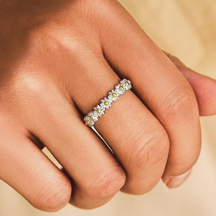 Daisira | Adjustable Silver Enamel Daisy Ring