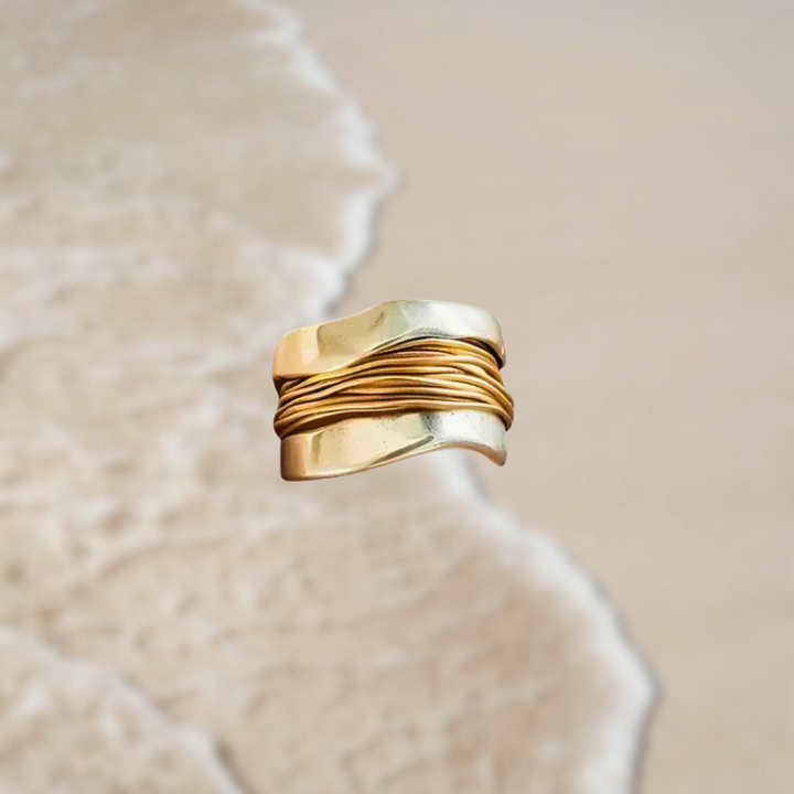Aureum | Gold and Silver Wavy Ring