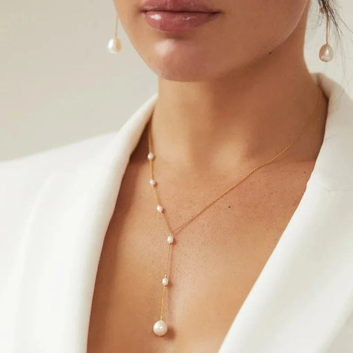Vintage Hanging Pearl Necklace