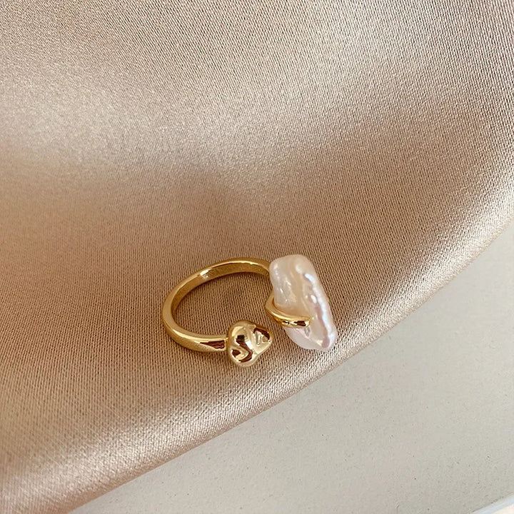 Women’s Elegant Pearl Open Ring