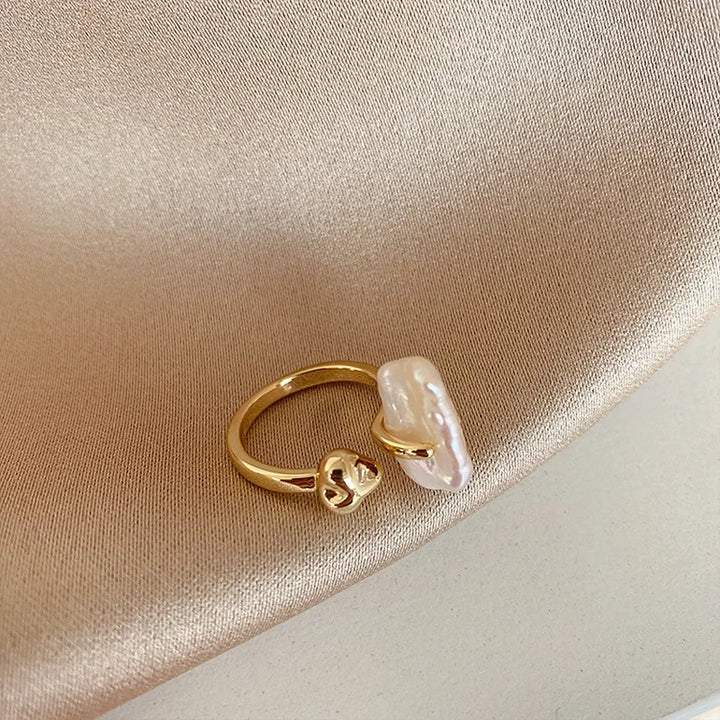 Women’s Elegant Pearl Open Ring