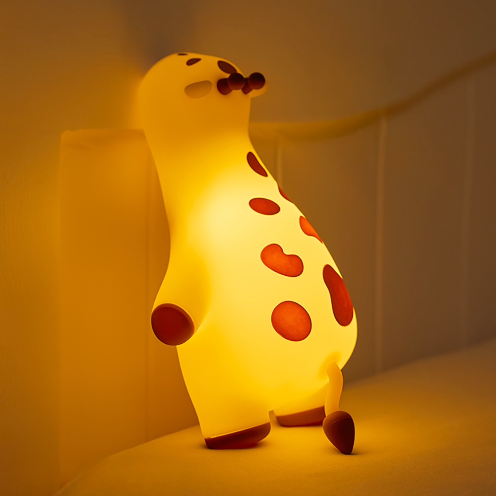 Giraffe Glowing Table Lamp