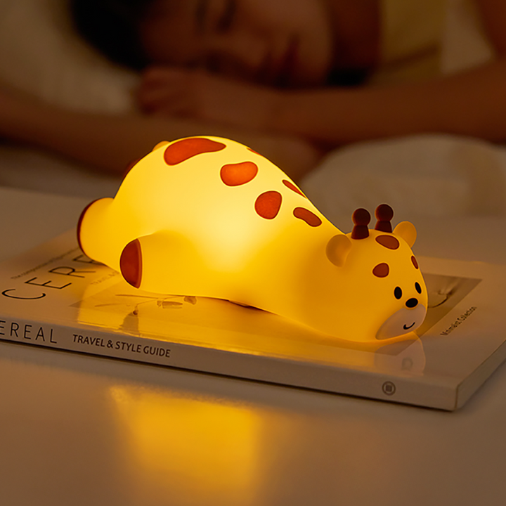 Giraffe Glowing Table Lamp