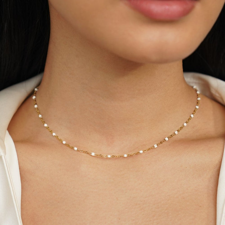 Clean White Touch Necklace